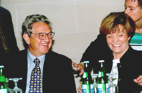 Soros György és Csehák Judit, az Esélyegyenlőség Kuratórium elnöke